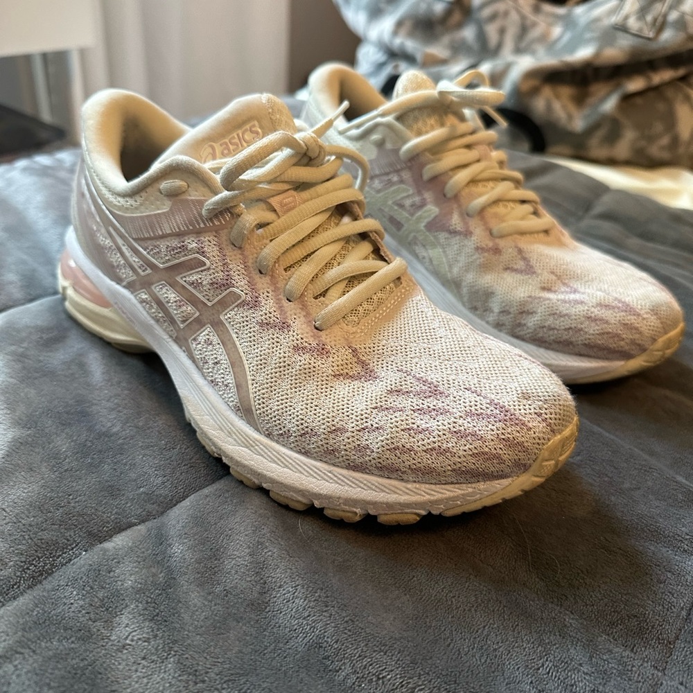 ASICS RUNNING SHOES